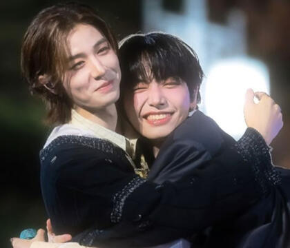 leehan (left) jaehyun (right)